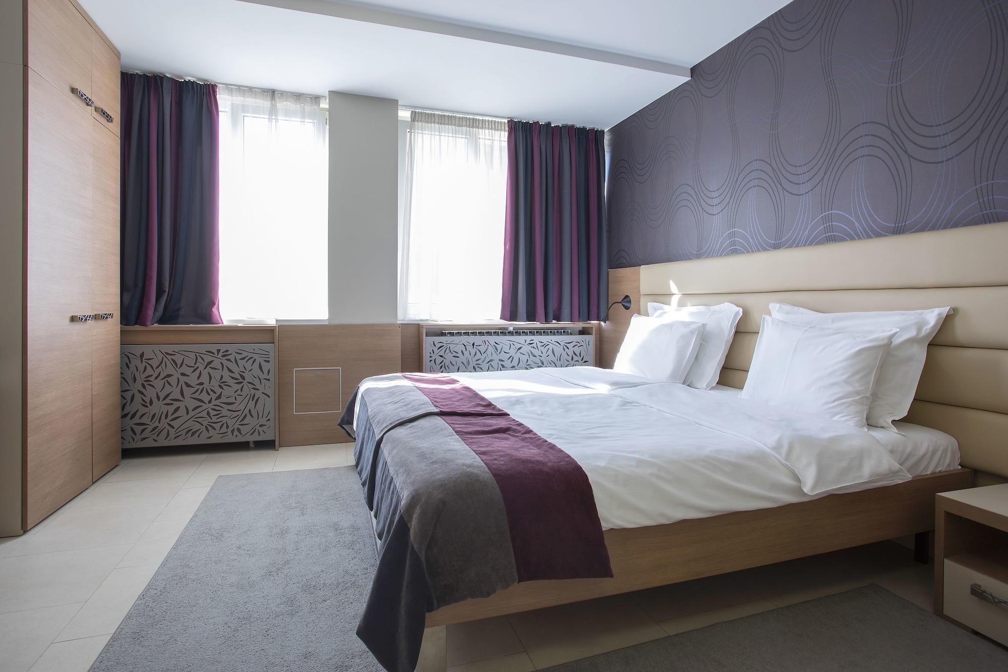 Hotel Srbija Garden-Free Parking Белград Экстерьер фото