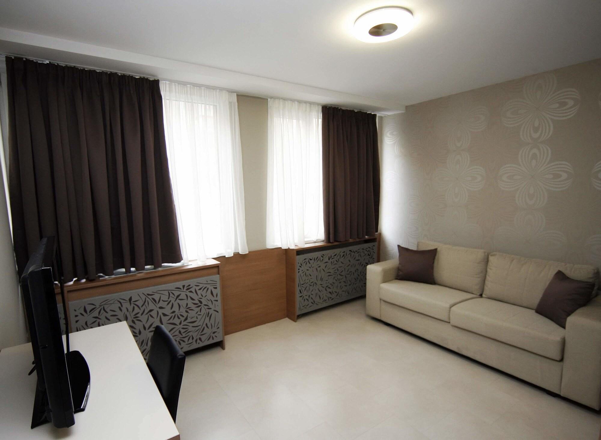 Hotel Srbija Garden-Free Parking Белград Экстерьер фото